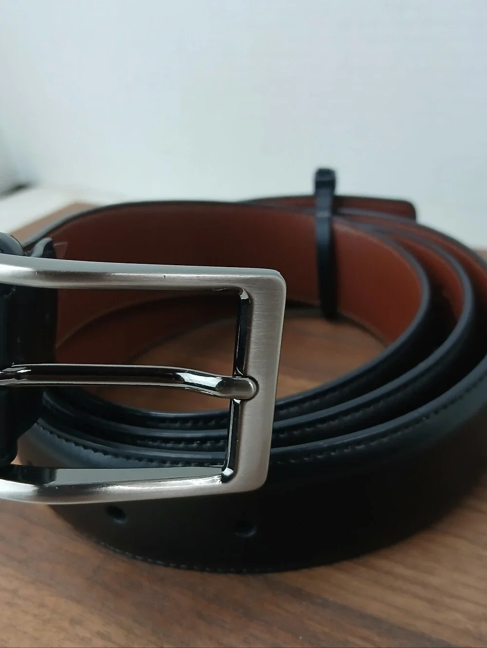 Penguin Classic Black Leather Men's Belt with Silver Buckle 42/105 X1.25W.(B18W)